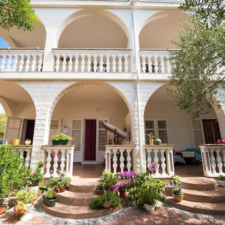 One Bedroom Daire Srima